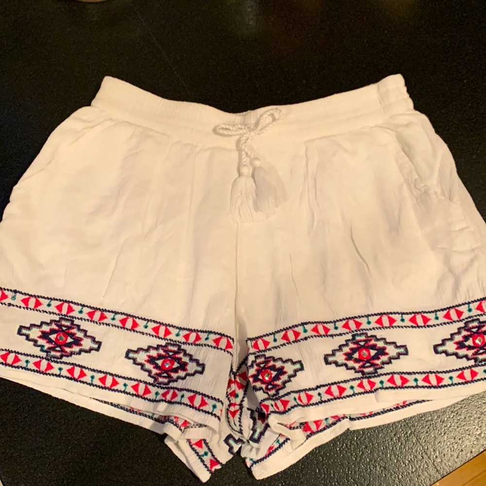 Abercrombie Kids White Fashion Shorts Aztec accent